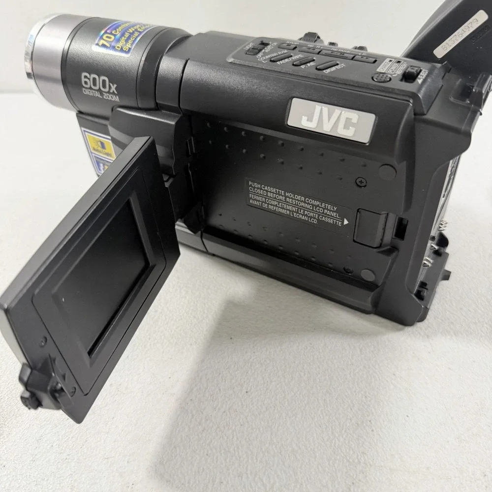 JVC GR-SXM240U Compact VHS-C SVHS-C Super VHS Camcorder W/ Extras FOR PARTS READ
